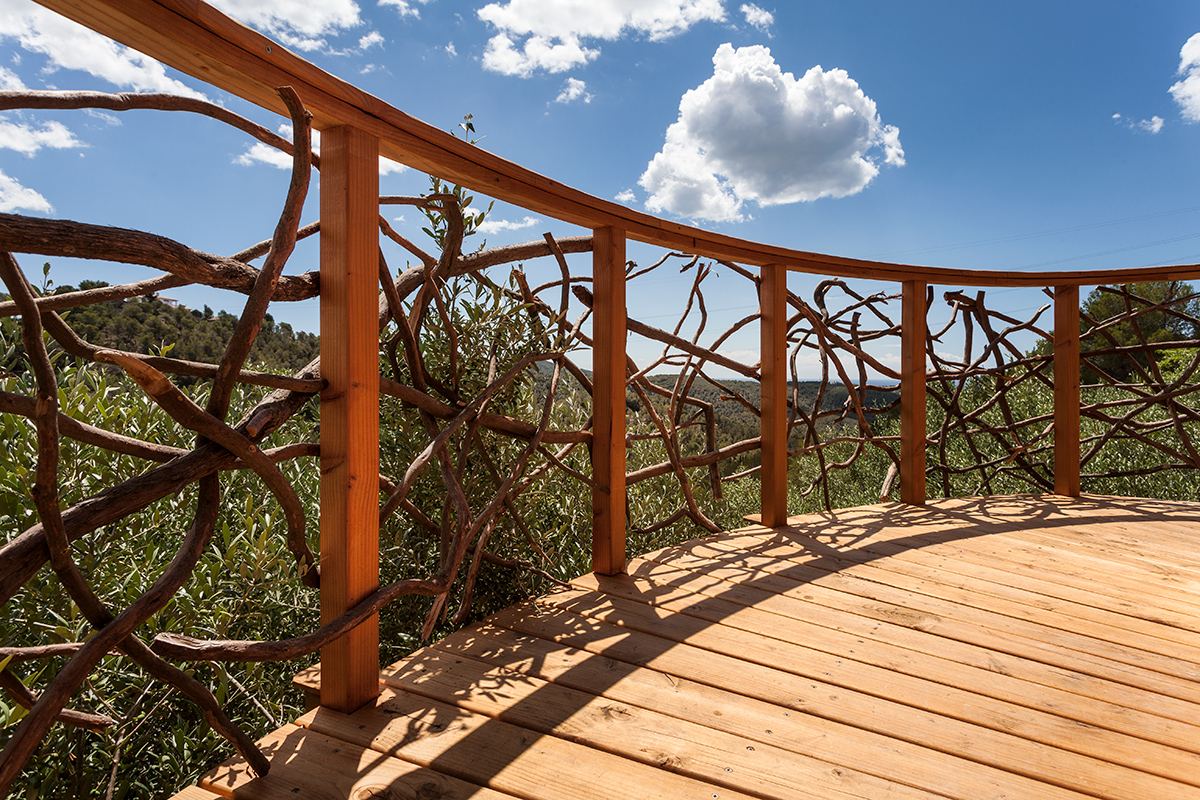 Tree house deck with views